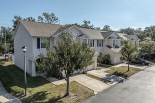 Chatham Woods in Jacksonville, FL - Building Photo