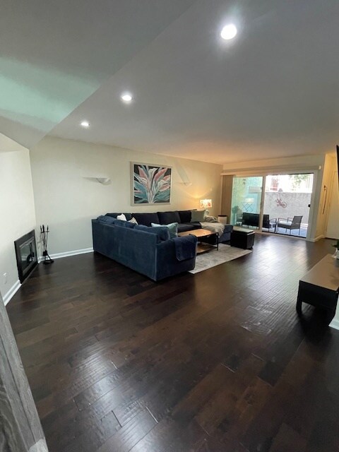 5404 Quakertown Ave, Unit 1 in Woodland Hills, CA - Building Photo - Building Photo