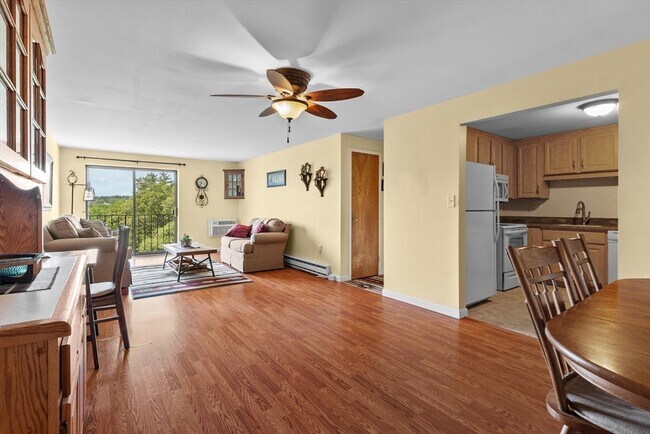 1321 Worcester Rd in Framingham, MA - Building Photo - Building Photo