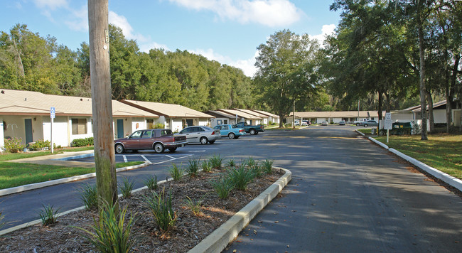 Candlewood Court Apartments in Inverness, FL - Foto de edificio - Building Photo