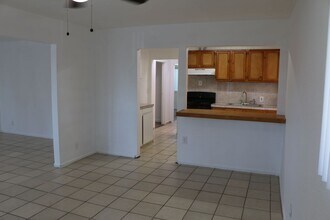 820 W Harriet St in Altadena, CA - Building Photo - Building Photo