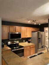 14829 Lenox Dr, Unit Lenox in Strongsville, OH - Building Photo - Building Photo