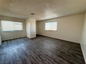 2353 Exeter Dr in Las Vegas, NV - Building Photo - Building Photo