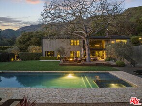 3270 Serra Rd in Malibu, CA - Building Photo - Building Photo