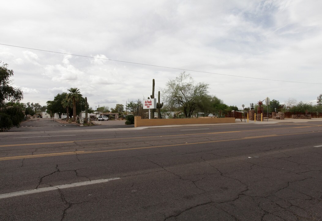 La Posada Trailer Park in Casa Grande, AZ - Foto de edificio