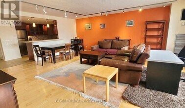 77 Carlton St. in Toronto, ON - Building Photo - Building Photo