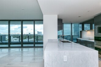 1451 Brickell Ave in Miami, FL - Building Photo - Building Photo