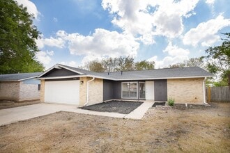 7506 Lincoln Village Dr in San Antonio, TX - Foto de edificio - Building Photo