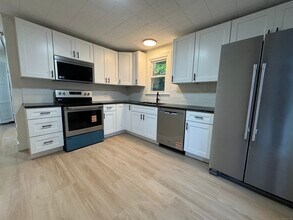 56 Covington St in New Britain, CT - Building Photo - Building Photo