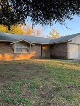 5410 King Manor Dr in Lake Dallas, TX - Building Photo - Building Photo