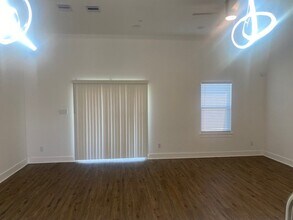 4539 Rosemont St in Houston, TX - Foto de edificio - Building Photo