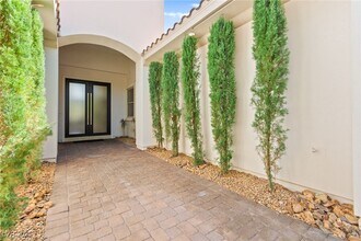 2640 Mirabella St in Henderson, NV - Building Photo - Building Photo