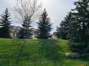 3294 Red Oak Trl in Medina, MN - Foto de edificio - Building Photo