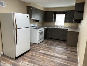 1804 W Hwy 50 in O'Fallon, IL - Building Photo - Building Photo