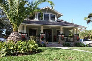 204 13th St W, Unit B 204 in Bradenton, FL - Building Photo