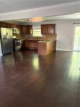 3211 Flamingo Dr in East Point, GA - Building Photo - Building Photo