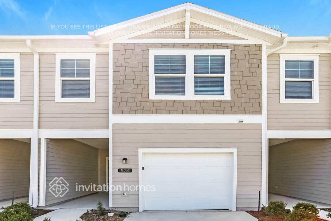 573 Cherry Ridge Dr in Orange Park, FL - Building Photo