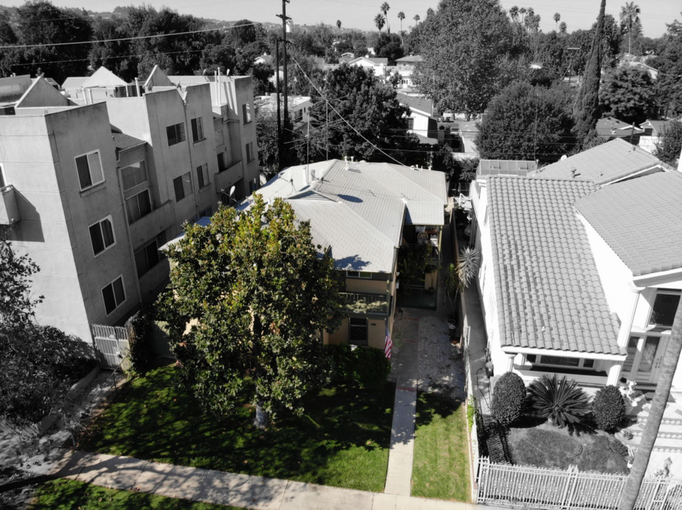 4245 Laurel Canyon Blvd in Studio City, CA - Building Photo