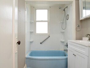 2723 Newport Ave in Omaha, NE - Building Photo - Building Photo