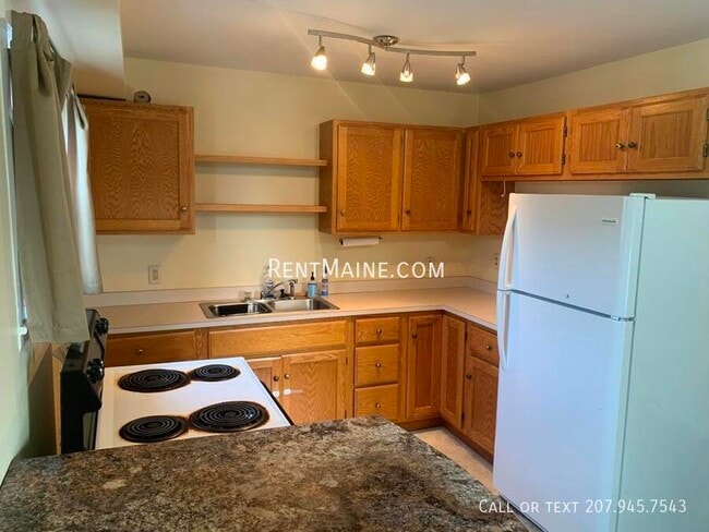 94 Western Ave in Augusta, ME - Building Photo - Building Photo