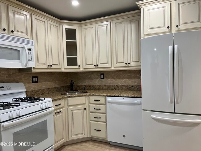 property at 6-5 Seattle Ct