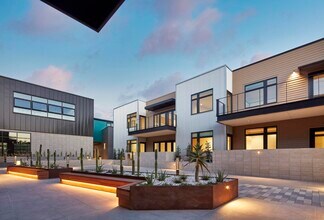 120 Dahlia Dr-Unit -208 in Solana Beach, CA - Foto de edificio - Building Photo