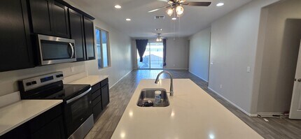 1724 W Hopi Dr in Coolidge, AZ - Building Photo - Building Photo