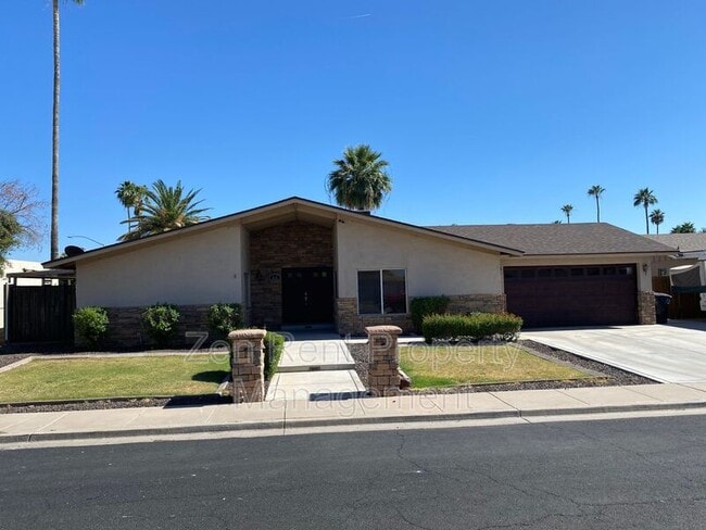 property at 815 W Juanita Cir