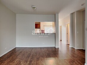 625 Cary Woods Cir in Cary, IL - Building Photo - Building Photo