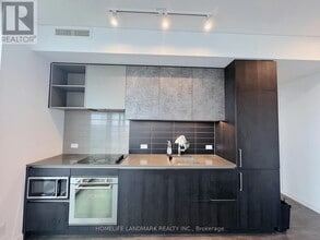 7890 Jane St in Vaughan, ON - Building Photo - Building Photo