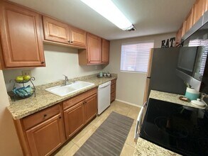 7436 E Chaparral Rd, Unit 240B in Scottsdale, AZ - Building Photo - Building Photo