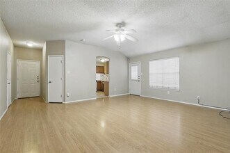 2725 Yoakum St in Fort Worth, TX - Building Photo - Building Photo
