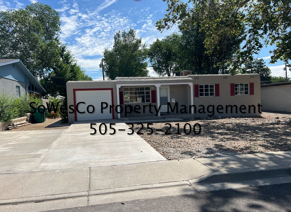 820 N Watson Ave in Farmington, NM - Building Photo