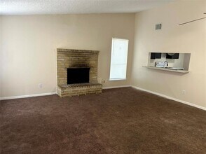 15906 Blueridge Rd in Missouri City, TX - Foto de edificio - Building Photo