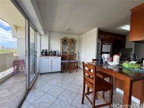 2085 Ala Wai Blvd in Honolulu, HI - Building Photo - Building Photo