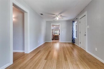 8910 San Leandro Dr in Dallas, TX - Building Photo - Building Photo