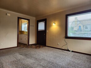 814 High Ave in Bremerton, WA - Building Photo - Building Photo