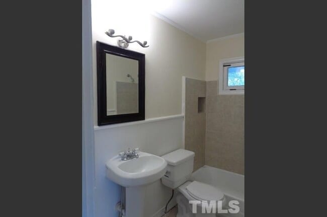 426 Lakeland st, Unit A in Durham, NC - Building Photo - Building Photo