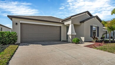 13021 Meadow Pond Pl in Riverview, FL - Building Photo - Building Photo