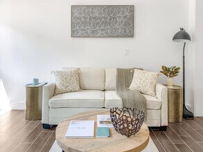 3355 Saratoga Rd in Langley, WA - Building Photo - Building Photo