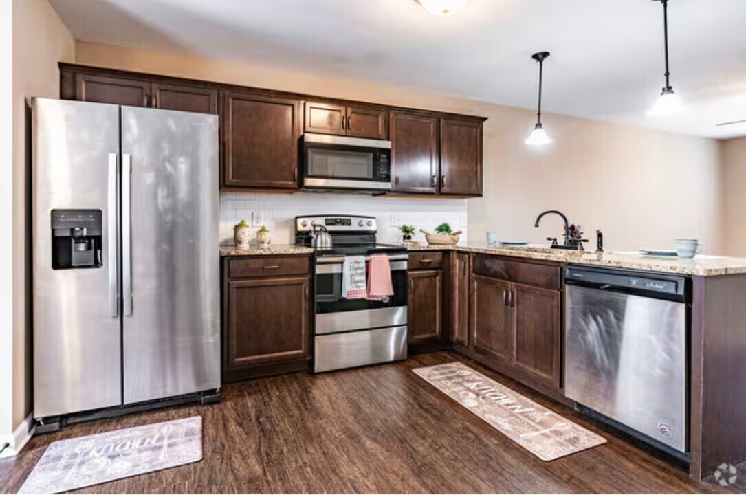 2495 Rollow Ln in Clarksville, TN - Building Photo