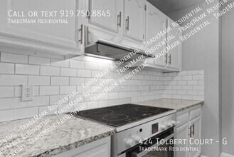 424 Tolbert Ct in Spring Lake, NC - Building Photo - Building Photo