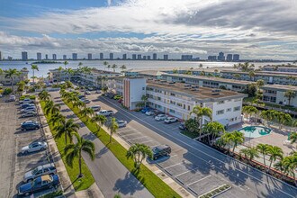 112 Doolen Ct in North Palm Beach, FL - Building Photo - Building Photo