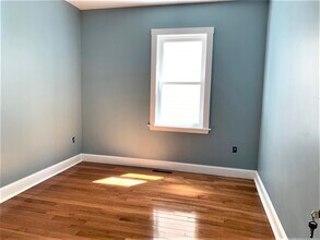 21 Oakland St, Unit 2 in Cambridge, MA - Building Photo - Building Photo