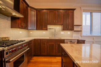 639 W Briar Pl in Chicago, IL - Building Photo - Building Photo
