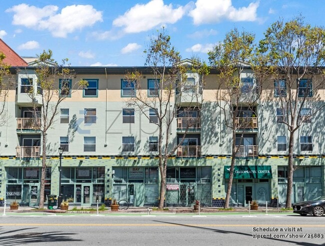 135 Valencia St in San Francisco, CA - Building Photo - Building Photo