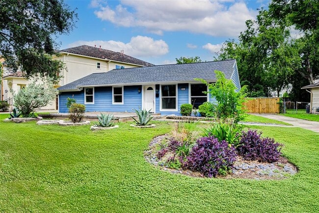 5541 Aspen St in Houston, TX - Building Photo - Building Photo