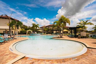 The Reef in Ft. Myers, FL - Building Photo