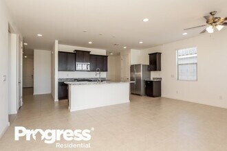 11010 W Luxton Ln in Tolleson, AZ - Building Photo - Building Photo
