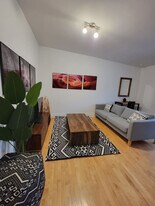 4072 R. Drolet in Montréal, QC - Building Photo